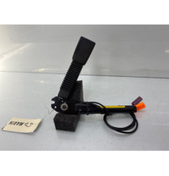 Pretensionneur de ceinture avant droit FORD FOCUS 2
