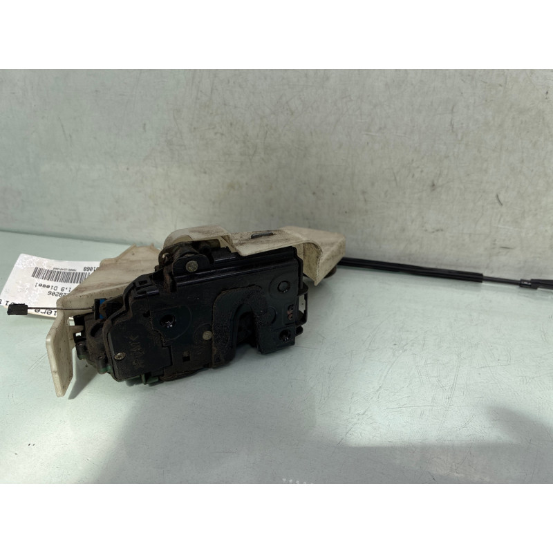 Serrure arriere droit VOLKSWAGEN POLO 4 Photo n°4