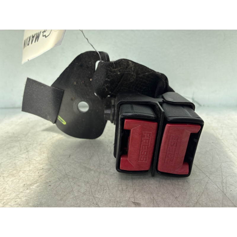 Attache ceinture arriere droit RENAULT CLIO 2 Photo n°1