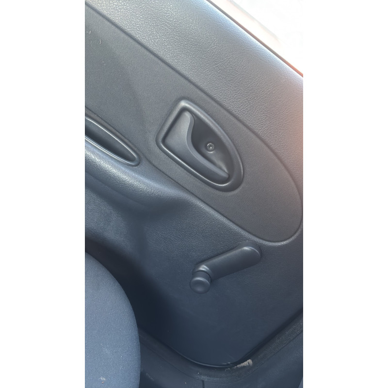 Poignee interieur arriere gauche RENAULT CLIO 2 Photo n°18