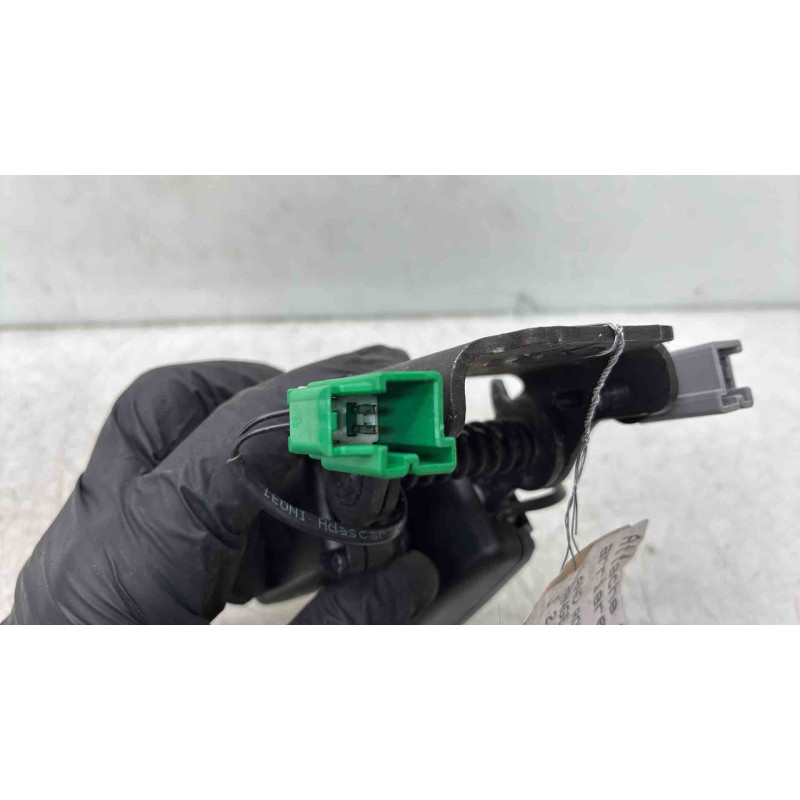 Attache ceinture arriere droit LAND ROVER RANGE ROVER 1 EVOQUE Photo n°2