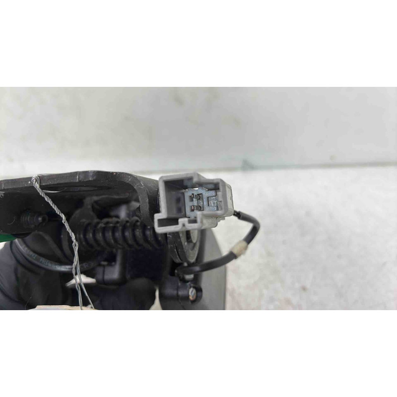 Attache ceinture arriere droit LAND ROVER RANGE ROVER 1 EVOQUE Photo n°4