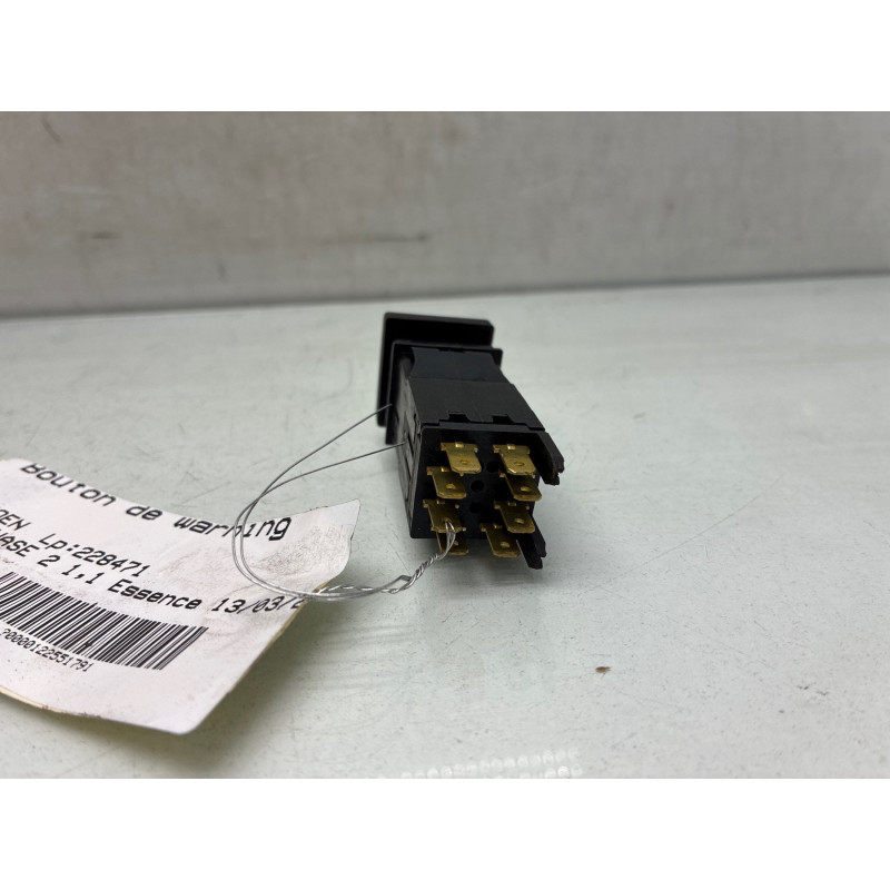 Bouton de warning CITROEN SAXO Photo n°3