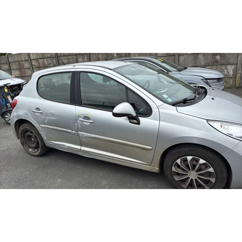 Pare boue avant droit PEUGEOT 207 Photo n°9