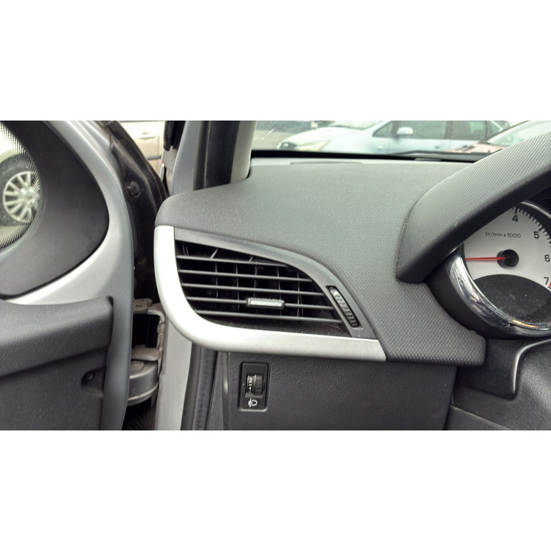 Pare boue avant droit PEUGEOT 207 Photo n°18