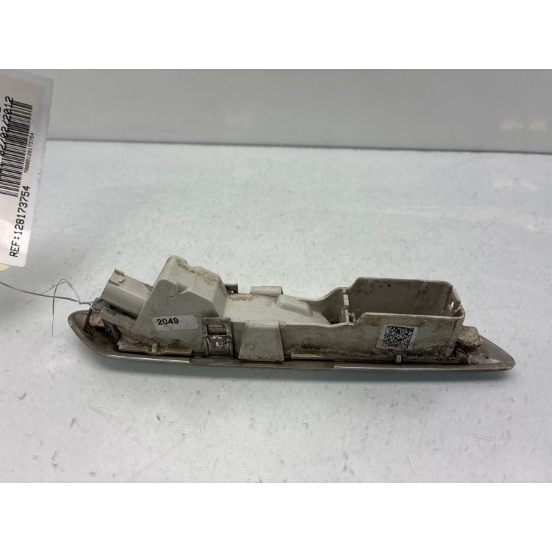 Repetiteur clignotant avant droit  (Feux) BMW SERIE 5 F11 Photo n°2