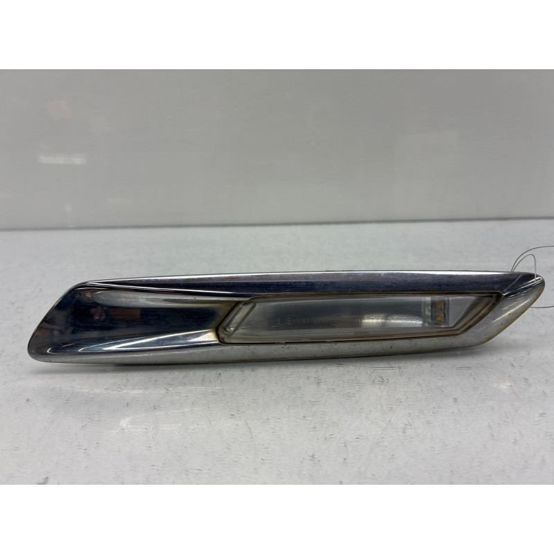 Repetiteur clignotant avant droit  (Feux) BMW SERIE 5 F11 Photo n°4