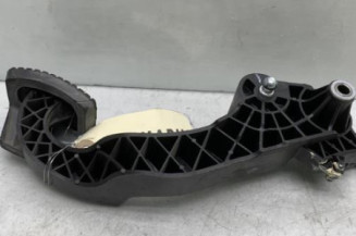 Pedale d'embrayage PEUGEOT 2008 1