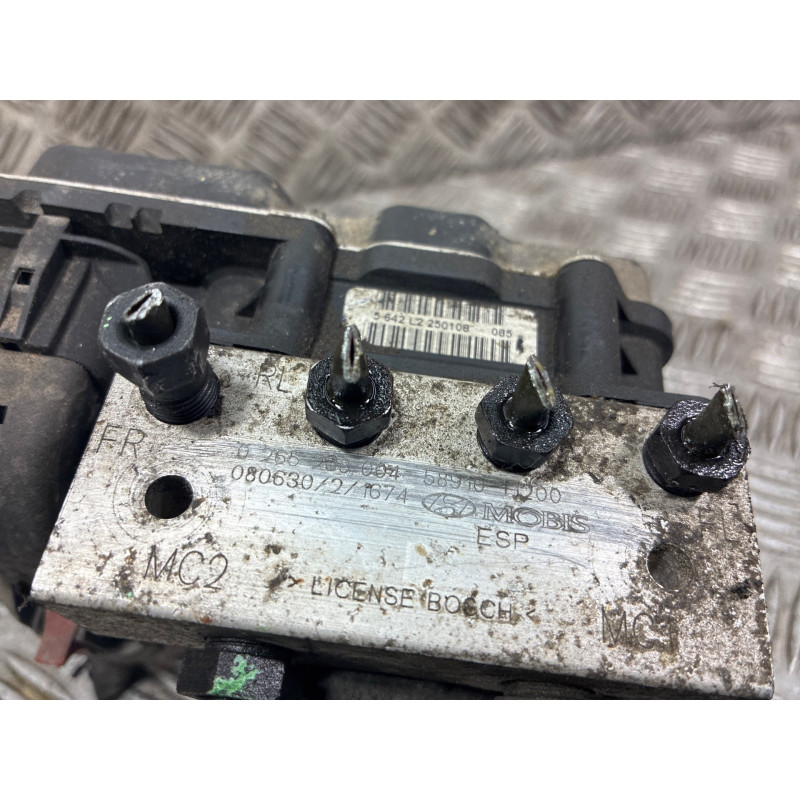 Bloc ABS (freins anti-blocage) HYUNDAI I 20 1 Photo n°4