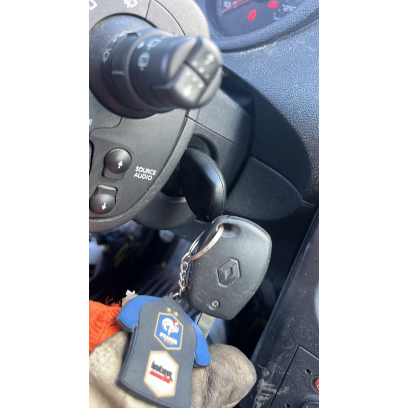 Boitier UCH RENAULT CLIO 3 Photo n°7