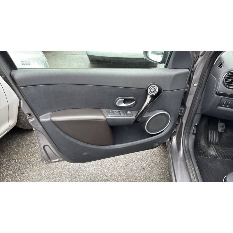 Boitier UCH RENAULT CLIO 3 Photo n°15