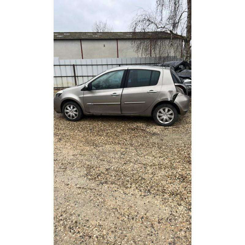 Boitier UCH RENAULT CLIO 3 Photo n°4