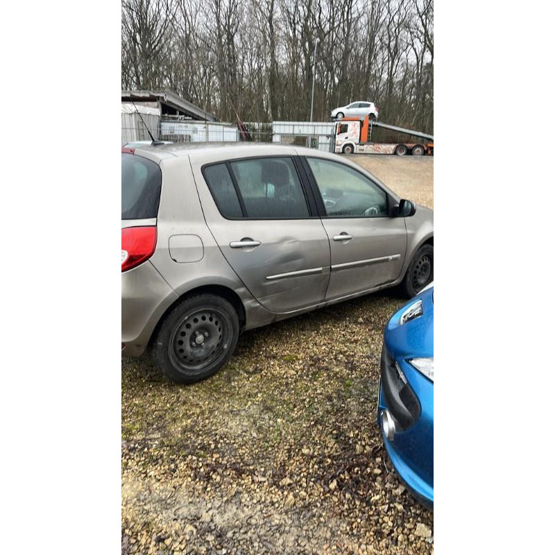 Boitier UCH RENAULT CLIO 3 Photo n°13