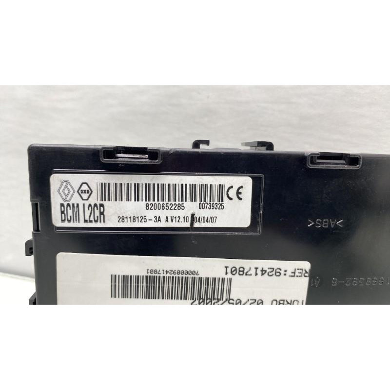 Boitier UCH RENAULT CLIO 3 Photo n°4