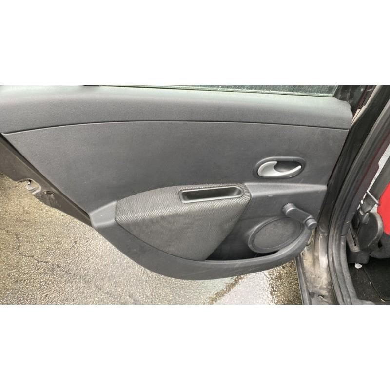 Boitier UCH RENAULT CLIO 3 Photo n°6
