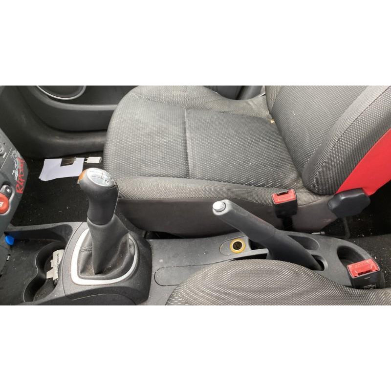 Boitier UCH RENAULT CLIO 3 Photo n°7
