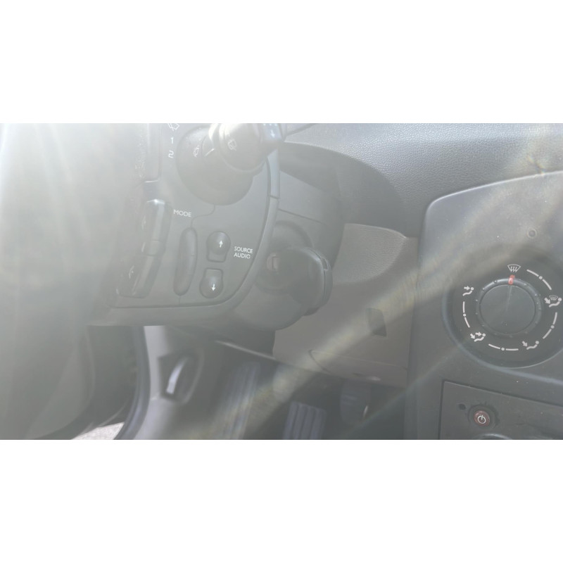 Boitier UCH RENAULT CLIO 3 Photo n°9