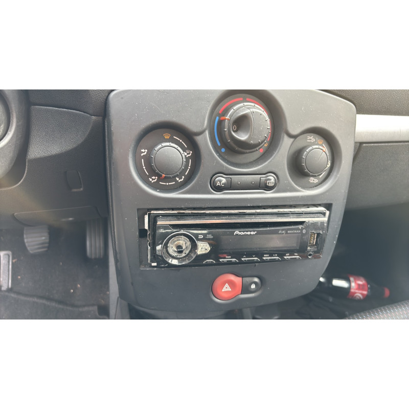 Boitier UCH RENAULT CLIO 3 Photo n°18