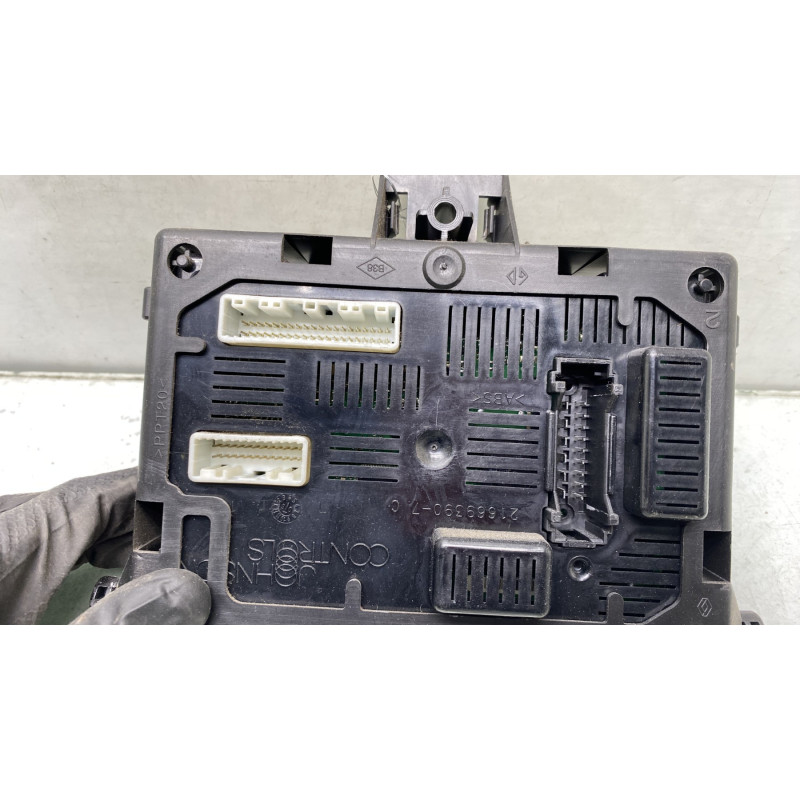 Boitier UCH RENAULT CLIO 3 Photo n°1