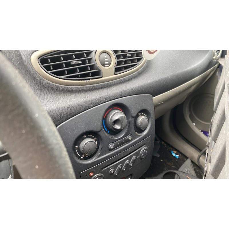 Boitier UCH RENAULT CLIO 3 Photo n°18
