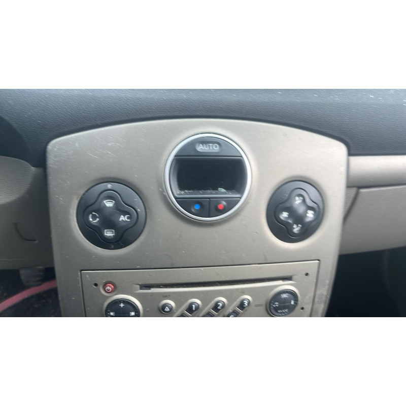 Boitier UCH RENAULT CLIO 3 Photo n°15