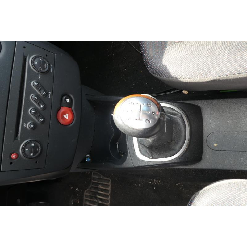 Boitier UCH RENAULT CLIO 3 Photo n°9