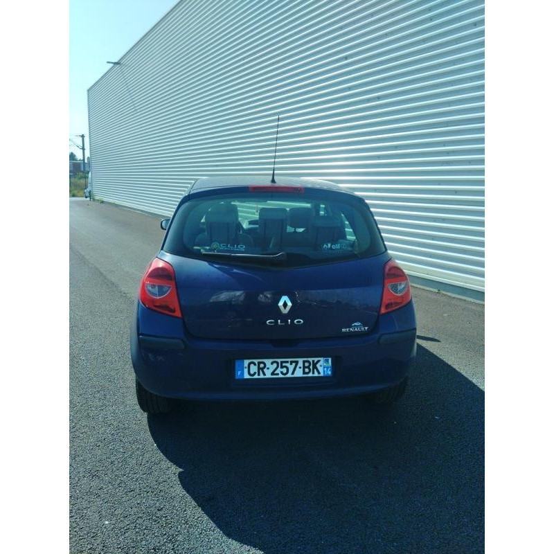 Boitier UCH RENAULT CLIO 3 Photo n°15