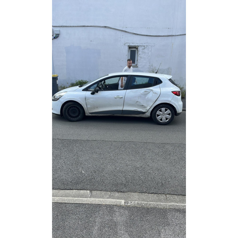 Boitier UCH RENAULT CLIO 4 Photo n°9