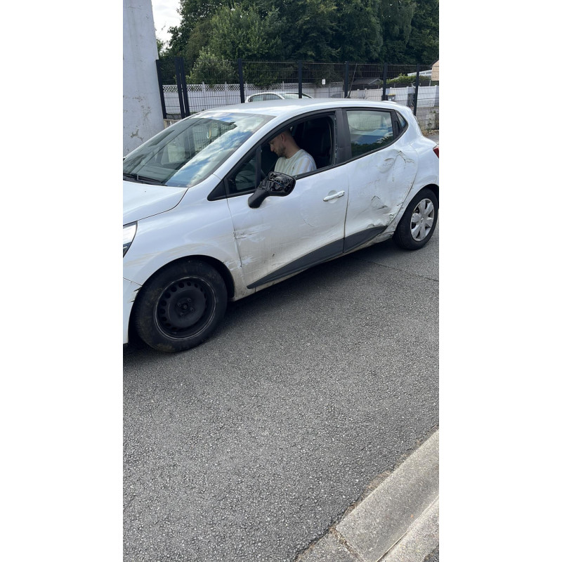 Boitier UCH RENAULT CLIO 4 Photo n°11