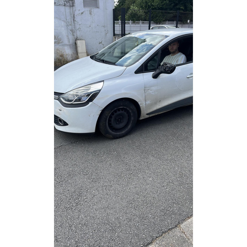 Boitier UCH RENAULT CLIO 4 Photo n°16