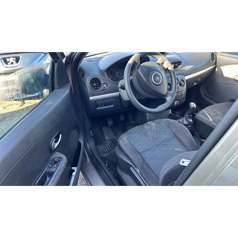Boitier UCH RENAULT CLIO 3 Photo n°12