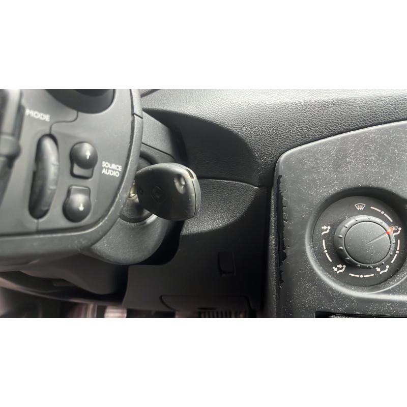 Boitier UCH RENAULT CLIO 3 Photo n°19