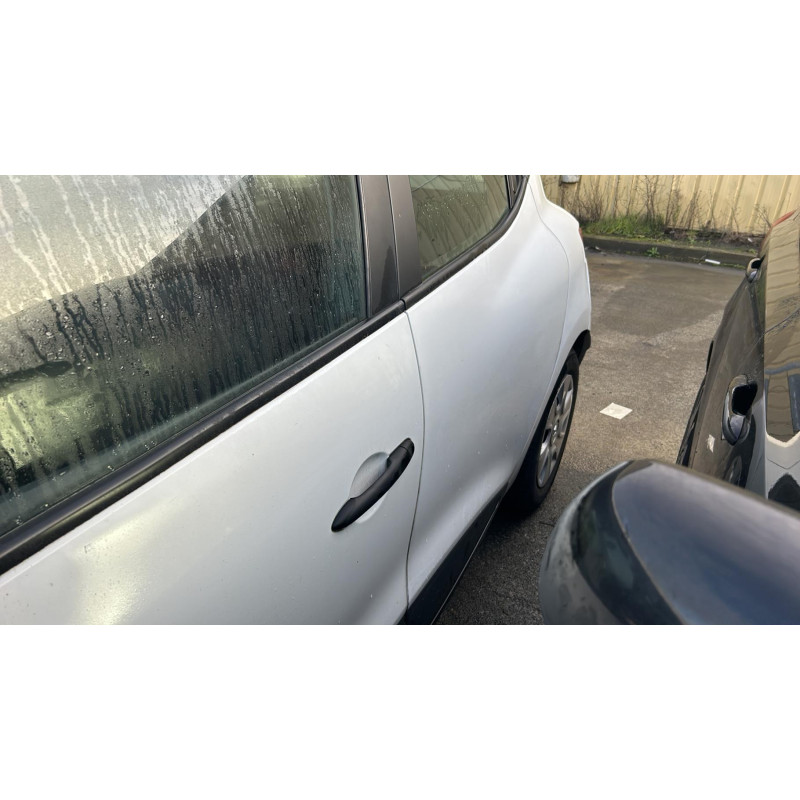 Boitier UCH RENAULT CLIO 4 Photo n°13