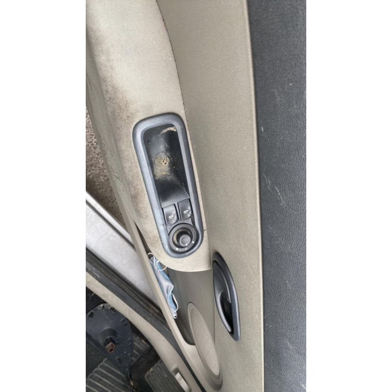 Boitier UCH RENAULT CLIO 3 Photo n°20
