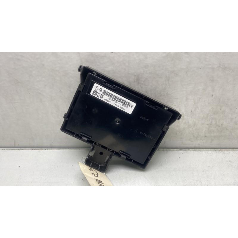 Boitier UCH RENAULT CLIO 3 Photo n°4