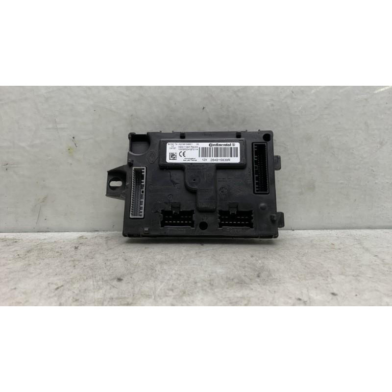 Boitier UCH RENAULT CLIO 4 Photo n°2