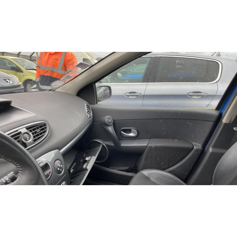 Boitier UCH RENAULT CLIO 3 Photo n°8