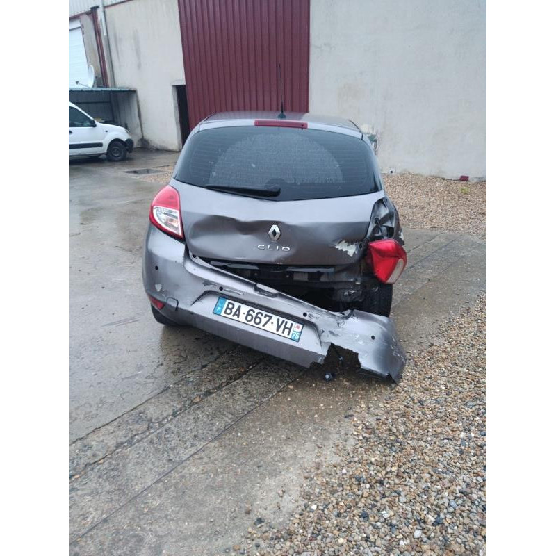 Boitier UCH RENAULT CLIO 3 Photo n°4