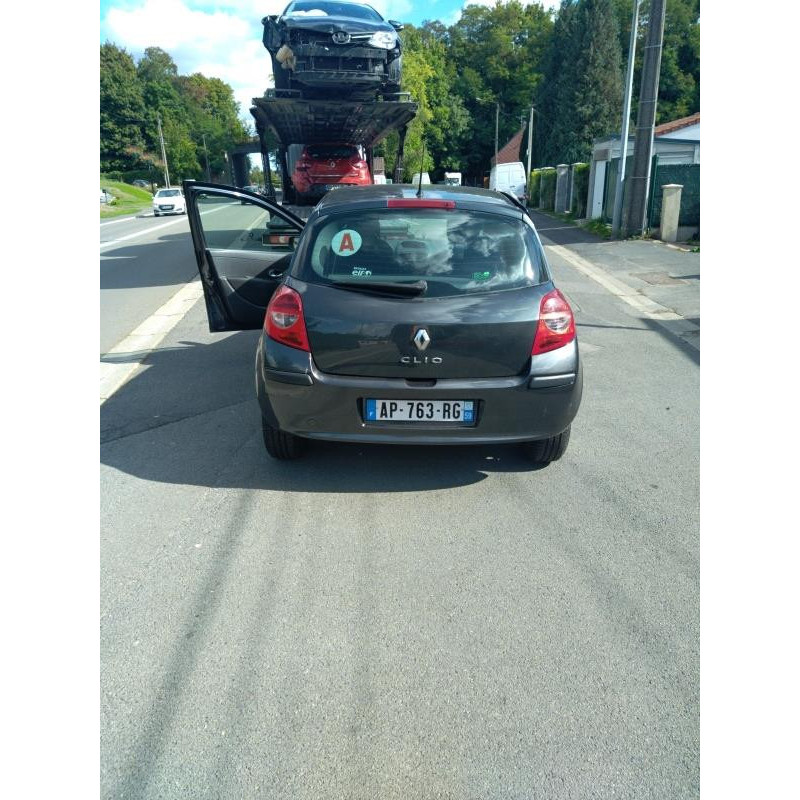 Boitier UCH RENAULT CLIO 3 Photo n°4