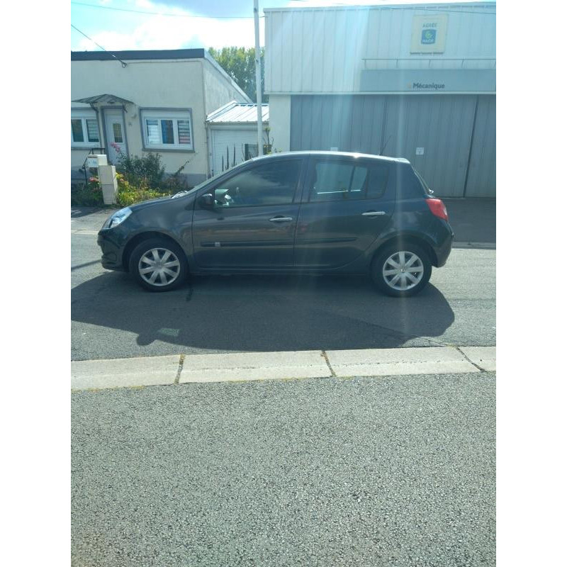 Boitier UCH RENAULT CLIO 3 Photo n°15