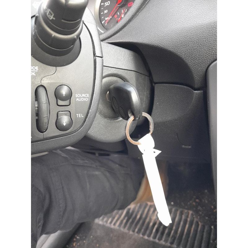 Boitier UCH RENAULT CLIO 3 Photo n°11