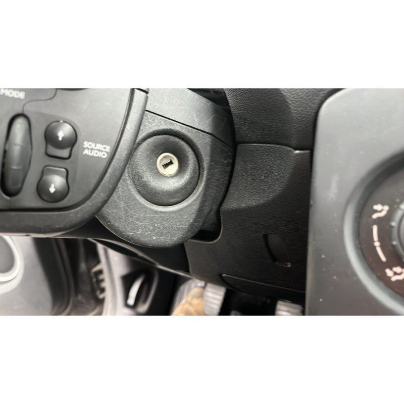 Boitier UCH RENAULT CLIO 3 Photo n°5