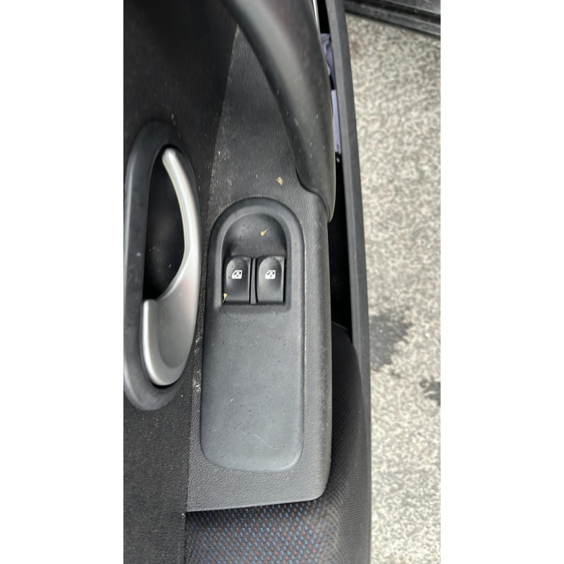 Boitier UCH RENAULT CLIO 3 Photo n°14