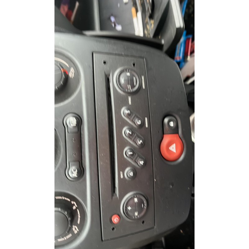 Boitier UCH RENAULT CLIO 3 Photo n°15
