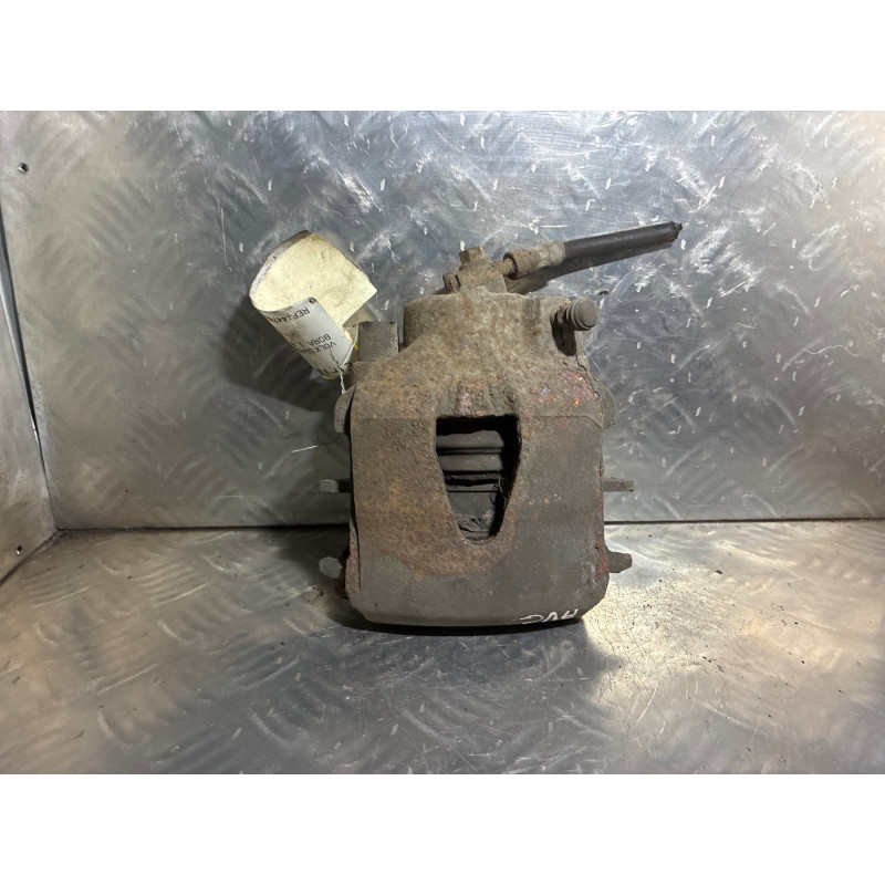 Etrier avant droit (freinage) VOLKSWAGEN BORA Photo n°1