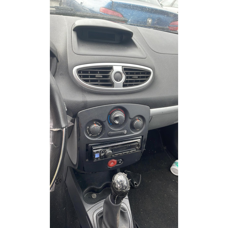 Boitier UCH RENAULT CLIO 3 Photo n°9
