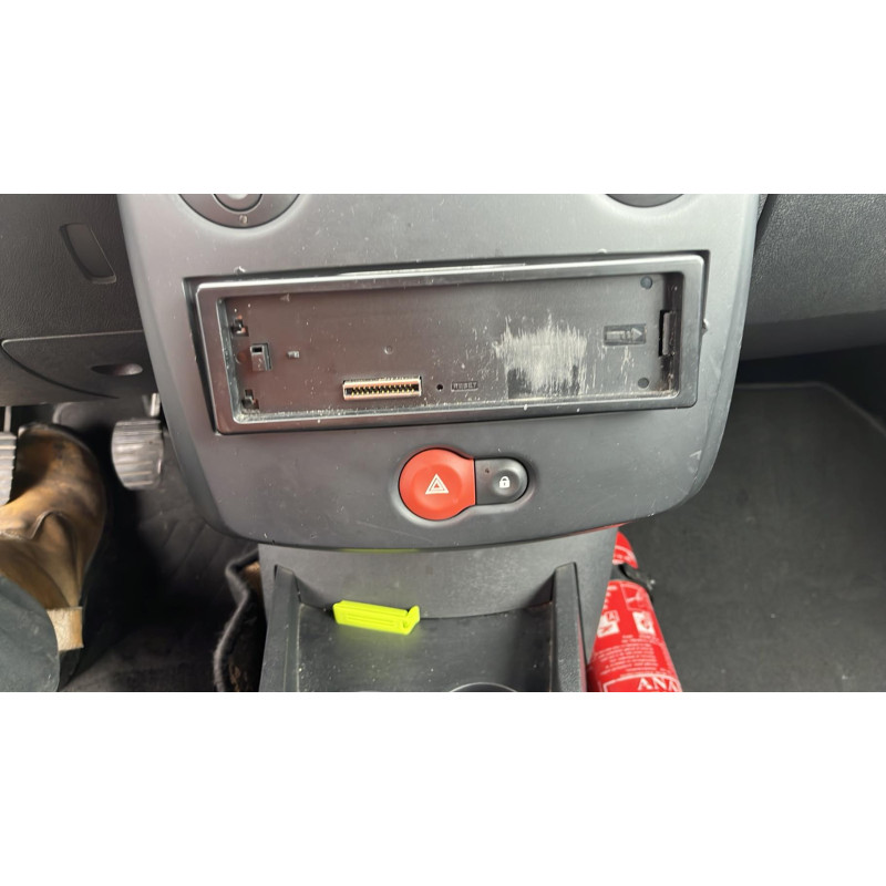 Boitier UCH RENAULT CLIO 3 Photo n°4