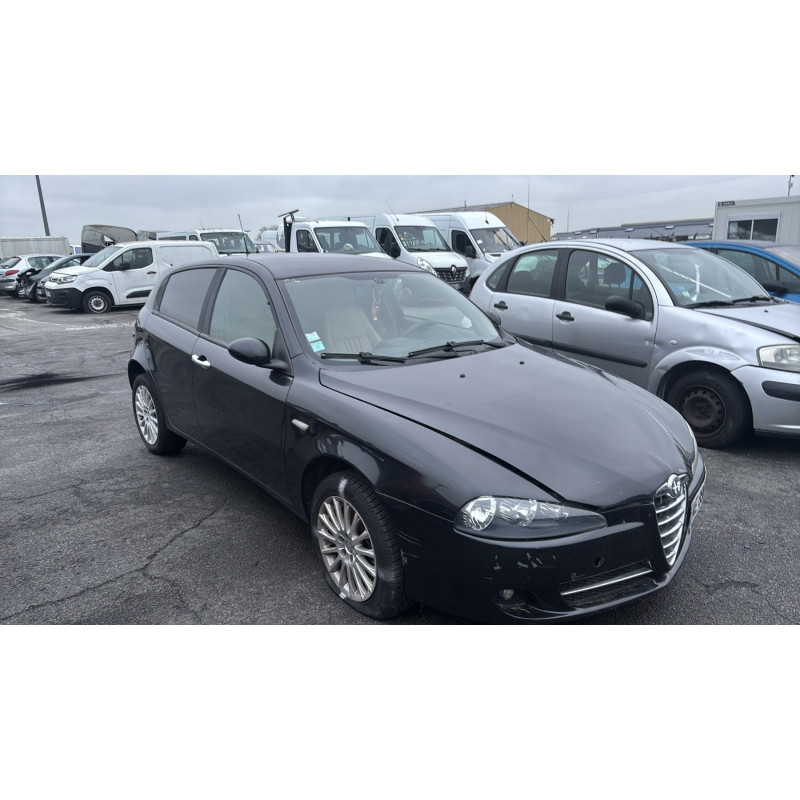 Feu arriere stop central ALFA ROMEO 147 Photo n°6