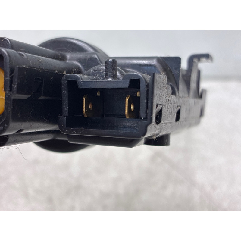 Actionneur verrou trappe d'essence RENAULT CLIO 4 Photo n°4