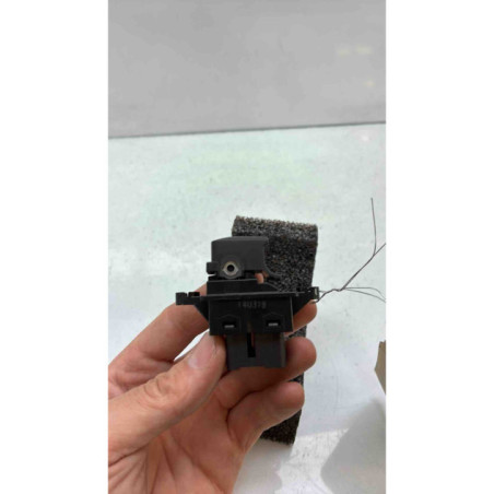 Interrupteur de leve vitre avant droit KIA PICANTO 2